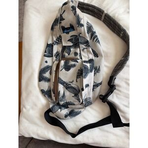KAVU Rope Bag Sling Backpack Nature Bird Pinecone Print Canvas Cream